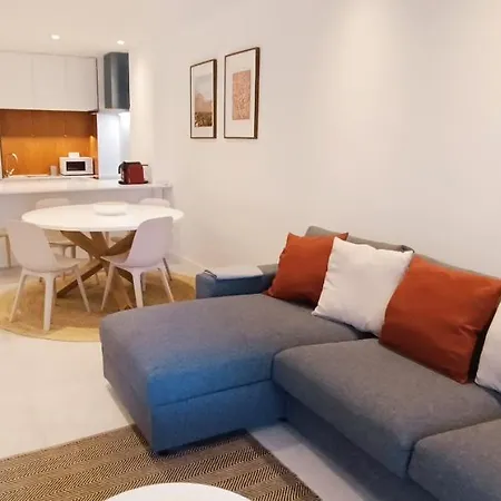 211 Moderno Com Vista A Piscina No Centro Da * Албуфейра