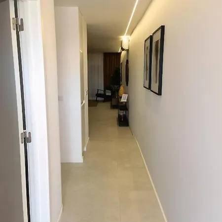 Apartamento 211 Moderno Com Vista A Piscina No Centro Da
