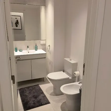 Apartamento 211 Moderno Com Vista A Piscina No Centro Da *