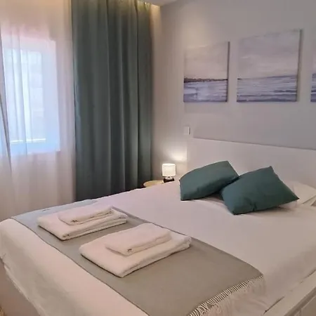 211 Moderno Com Vista A Piscina No Centro Da Appartamento